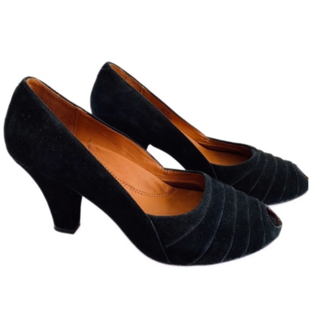 Gentle Souls by Kenneth Cole Rem Gem Pinup Black Peep Toe Heels
